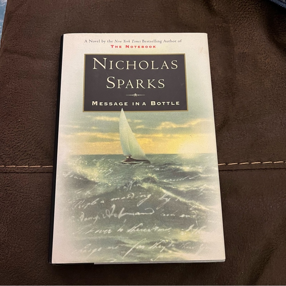 Nicholas Sparks 'Message in a Bottle' Book